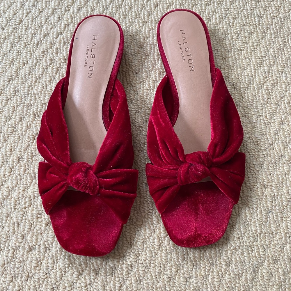 Halston Heritage Ginny slides